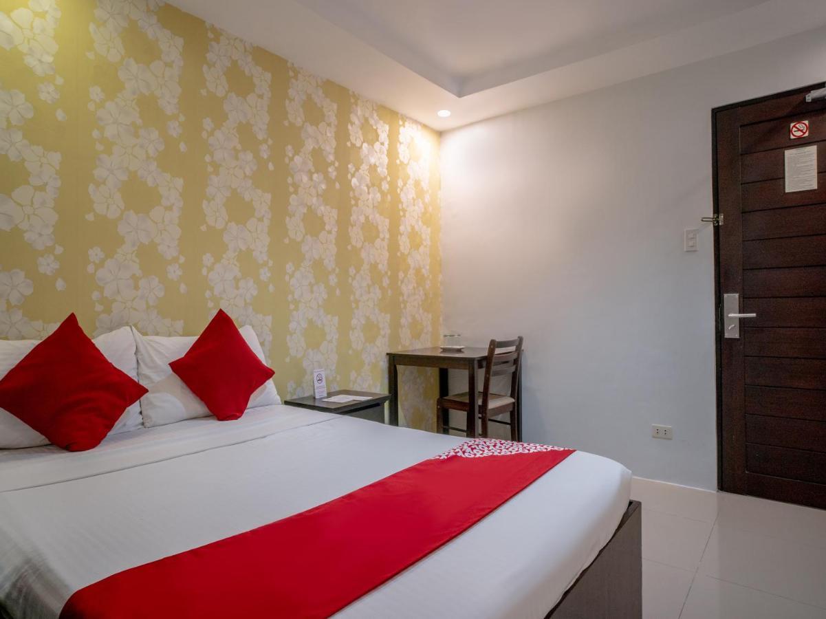 Oyo 697 Obrero Suites Davao City Extérieur photo