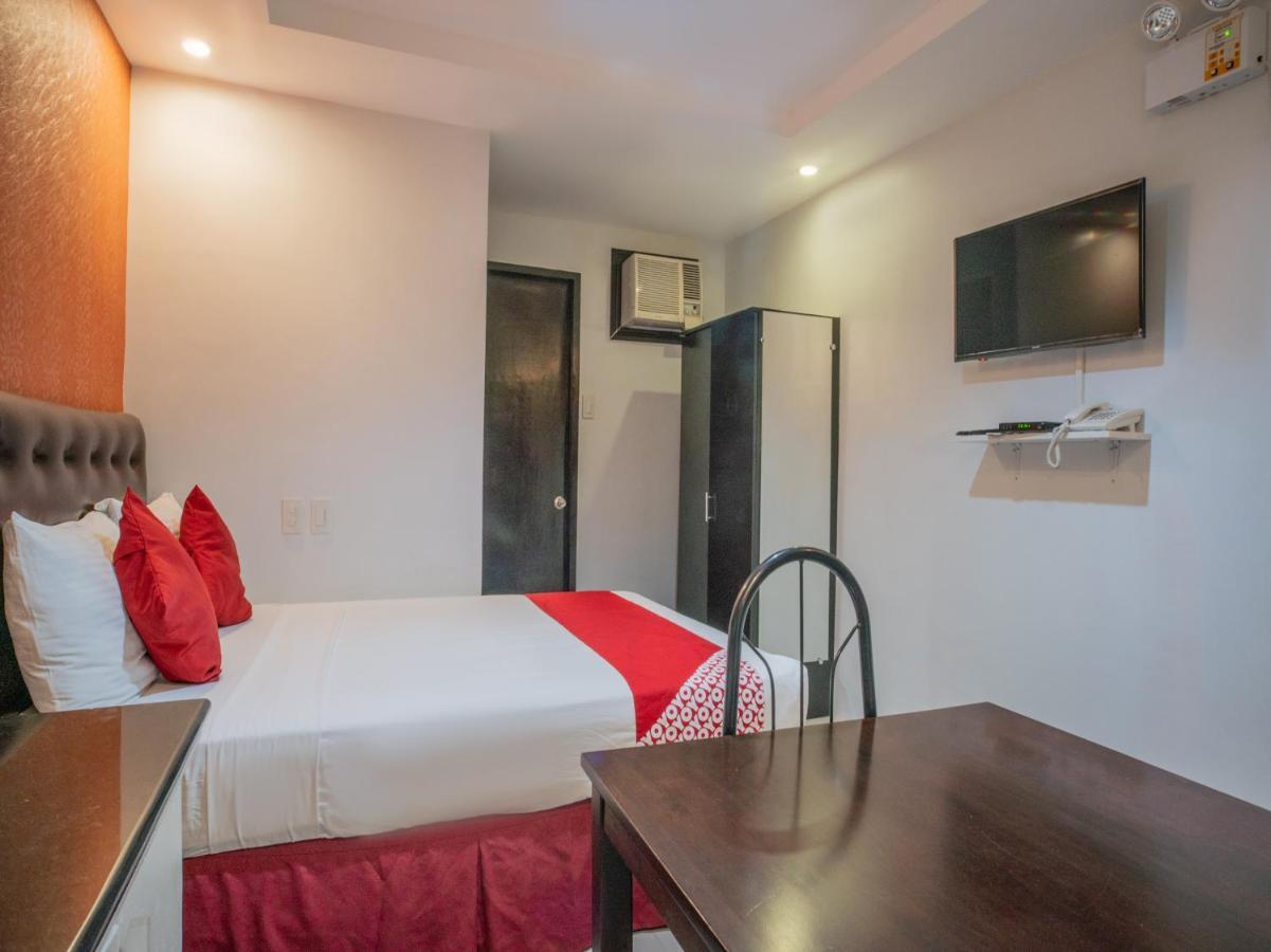 Oyo 697 Obrero Suites Davao City Extérieur photo