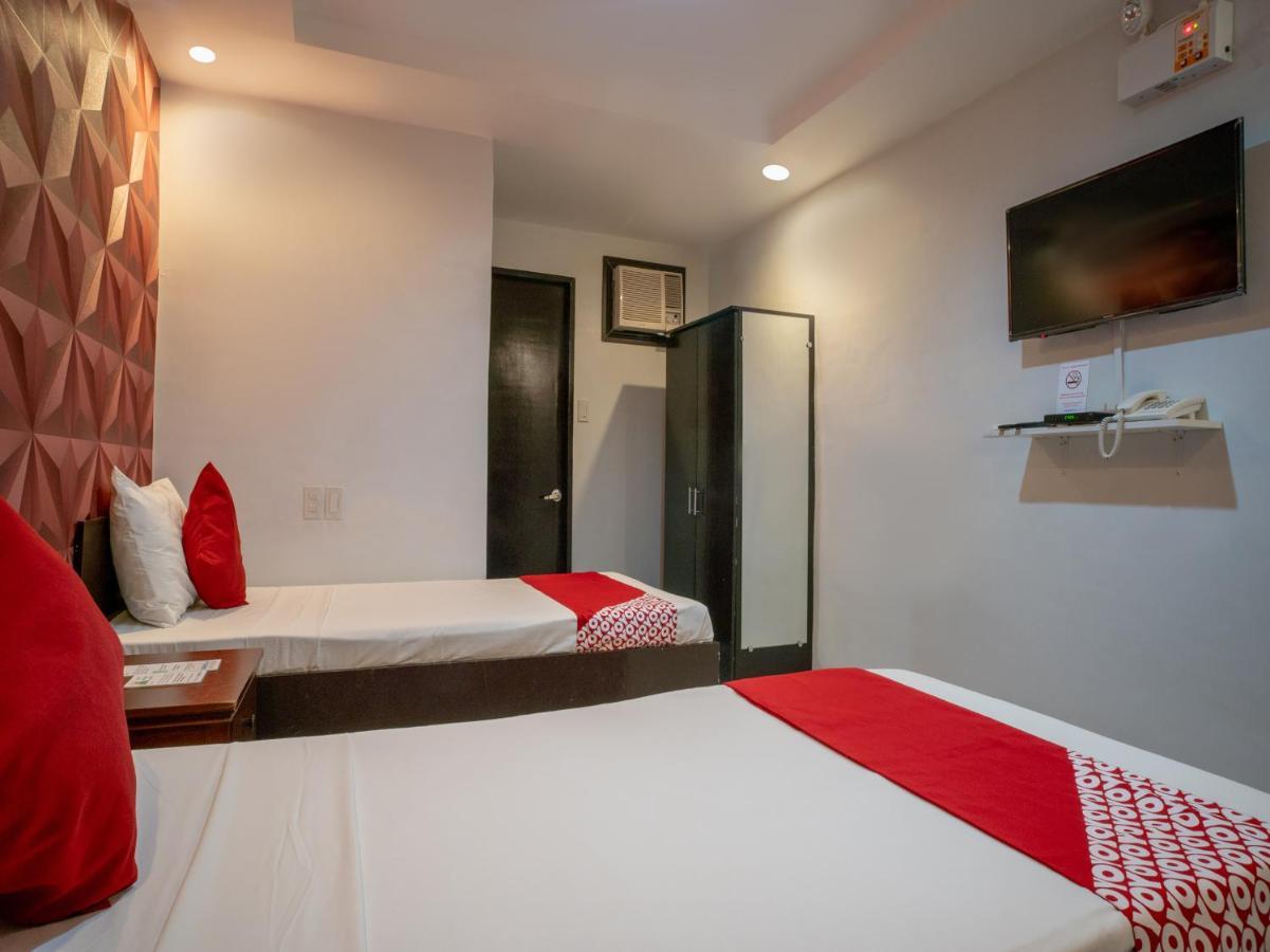 Oyo 697 Obrero Suites Davao City Extérieur photo