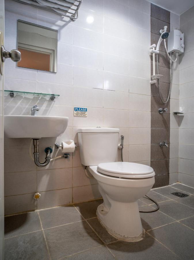 Oyo 697 Obrero Suites Davao City Extérieur photo