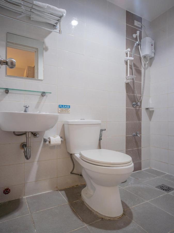 Oyo 697 Obrero Suites Davao City Extérieur photo
