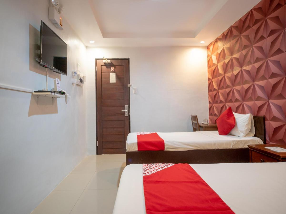 Oyo 697 Obrero Suites Davao City Extérieur photo