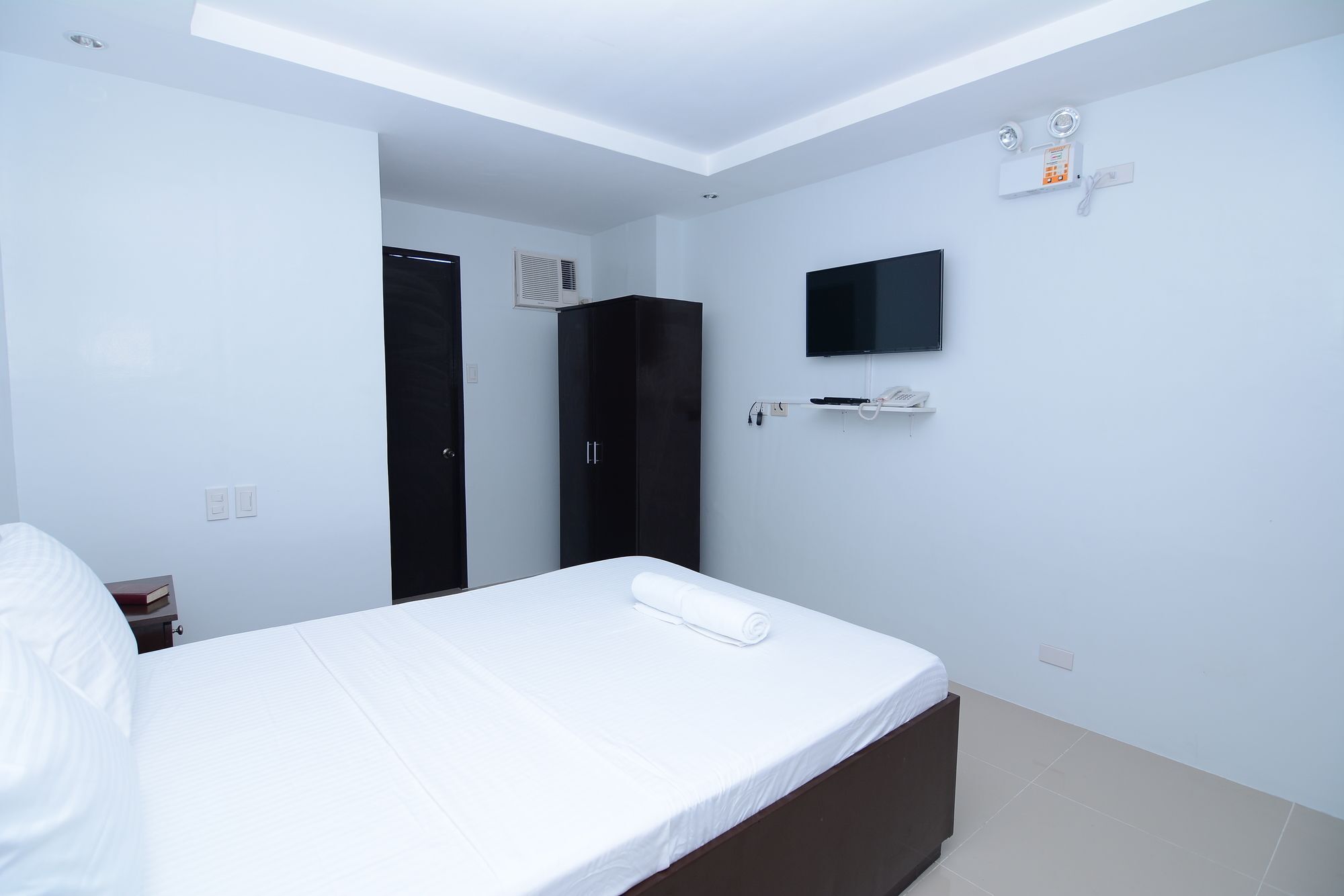 Oyo 697 Obrero Suites Davao City Extérieur photo
